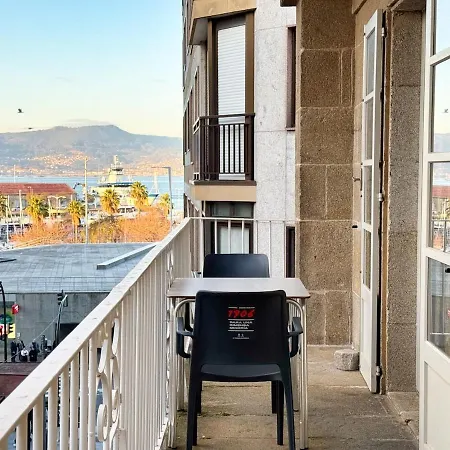 Puerto Cies - Calle De Ostras Con Terraza 3pax