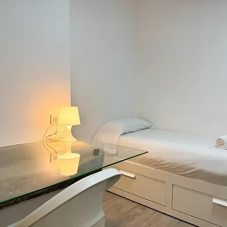 Puerto Cies - Calle De Ostras Con Terraza 3pax *